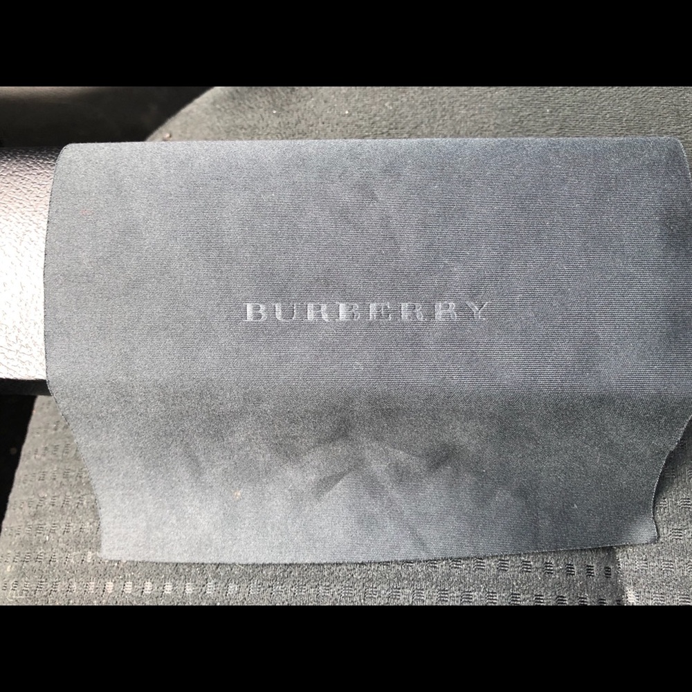 Women’s Burberry Sunglasses - Picture 3 of 7